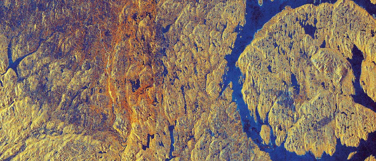 GEOmedia 5 2015 - ESA - Il Cratere Manicouagan